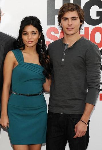 Vanessa_Hudgens_1248209160_1 - vanessa and zac