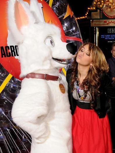 Miley_Cyrus_1241615731_0 - miley cyrus