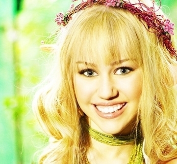 20364899_WTKDHYLZA[1] - poze cu hannah montana forever