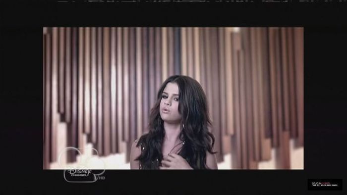 20468760_ZCKZTSIAF - Selena-Round And Round