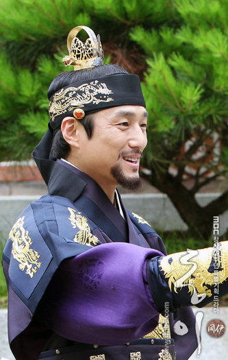 39947_1334243966718_1549634700_30750714_6173208_n - Regele Sukjong