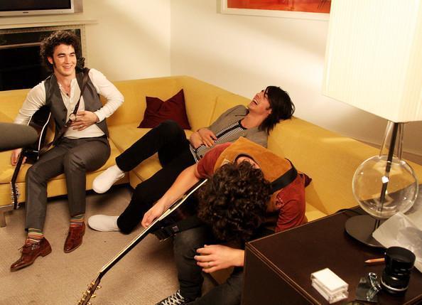 Joe_Jonas_1264192711_0 - jonas brothers