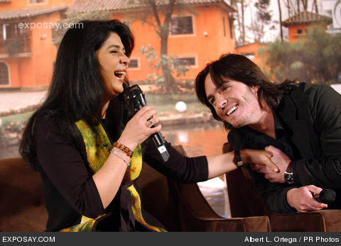 victoria-ruffo-and-mauricio-ochmann-telemundo-announces-production-on-victoria-3jM1OO - Victoria