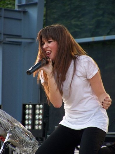 2j1oisw - Demi Lovato