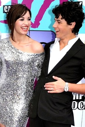 2847936962_105842df35 - Demi Lovato
