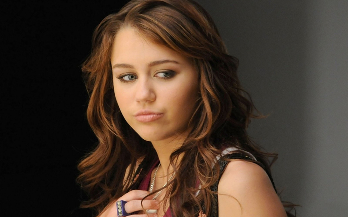 28 - Miley Cyrus Wallpapers