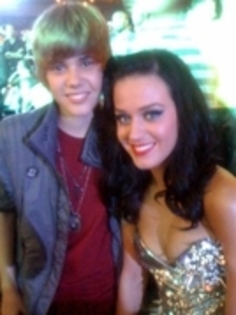10319396_FBEYKPNIY - justin bieber