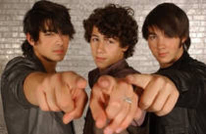 DAFOBVWHVFHXMCQODNF - jonas brothers