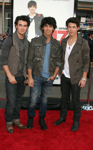 17-again-premiere-4149-33