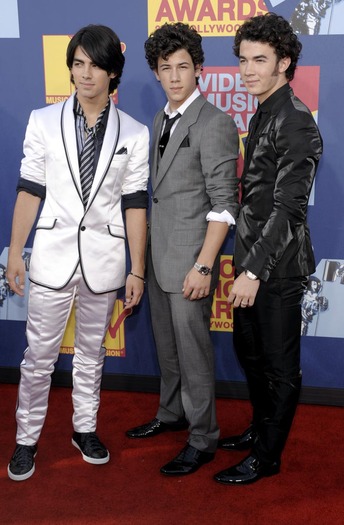 the-jonas-brothers-mtv-vma-08 - jonas brothers