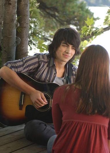 Joe_Jonas_1241261340_1 - jonas brothers