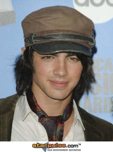 Joe_Jonas_1253629243_3 - jonas brothers