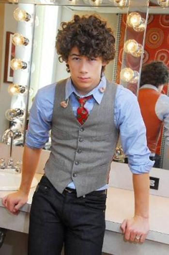 Nick_Jonas_1239787380_2 - jonas brothers