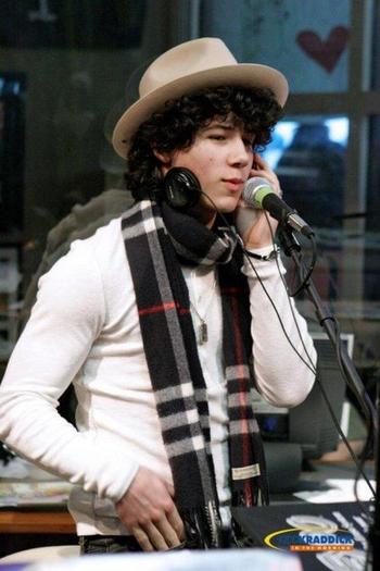Nick_Jonas_1239894117_4 - jonas brothers