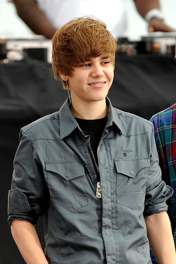 20261356_DWLSROXAV[1] - Justin  Bieber