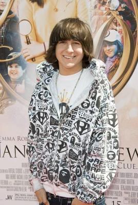 mitchel-musso-597849l-poza