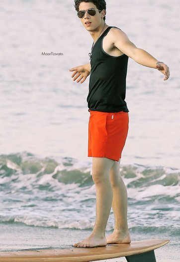 17393142_NWWFRGUJZ[1] - Jonas Brothers