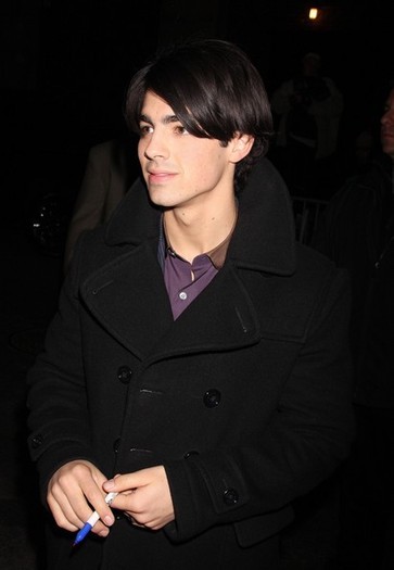 15194862_DEMXVBGTB[1] - Jonas Brothers