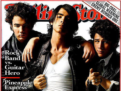 15196037_KRZRWMLNS[2] - Jonas Brothers