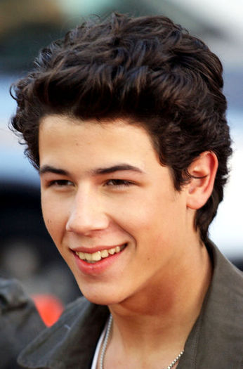 15225183_MCKACRZIT[1] - Jonas Brothers