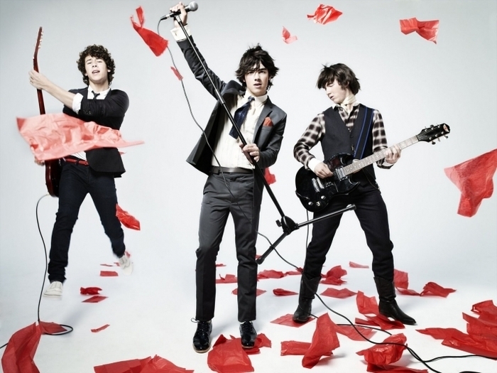 15227638_XIRHNJQML[1] - Jonas Brothers