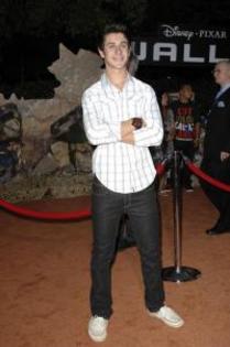 David_Henrie_1257512794_2 - david henrie