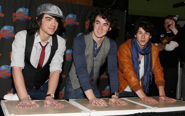 Nick_Jonas_1239994437_4