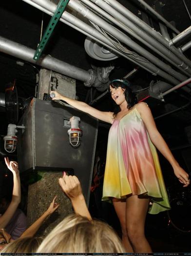 Katy_Perry_1255607096_4 - katy perry