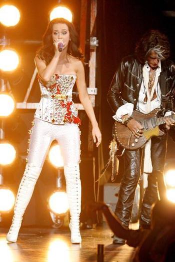 Katy_Perry_1259778288_2