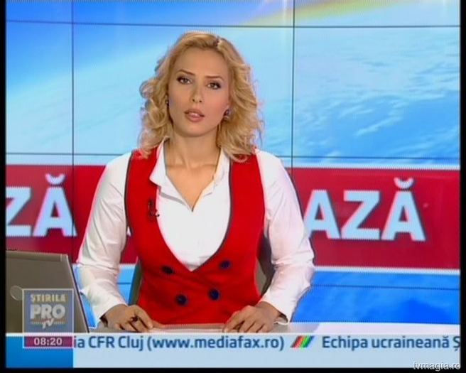 Iulia Vantur (72)
