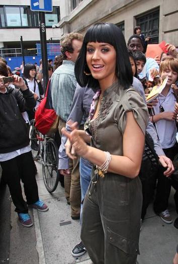Katy_Perry_1259785135_3
