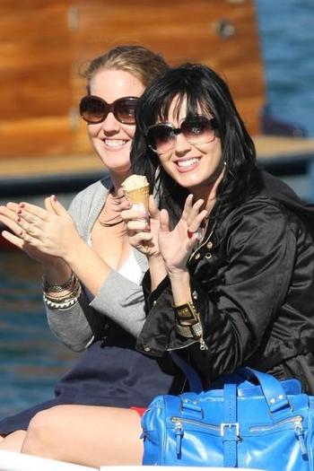 Katy_Perry_1259785724_2