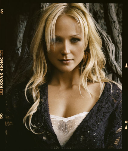 Jewel Kilcher (25)