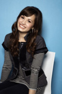 16246327_SFSLNGSOV - demi lovato