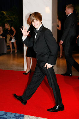 19685688_MHTLUAWKY - JUSTIN BIEBER White House Correspondents Association Dinner