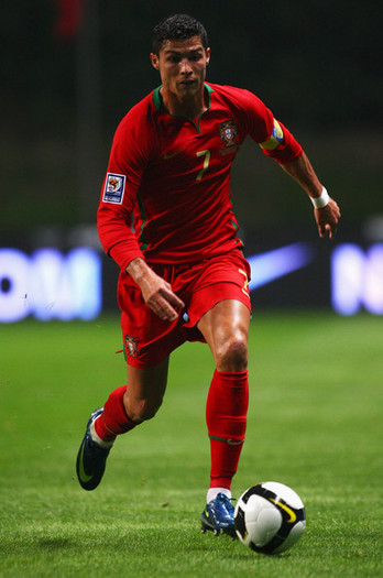 Portugal v Albania FIFA2010 World Cup Qualifier ksm6O4xgAeDl[1]