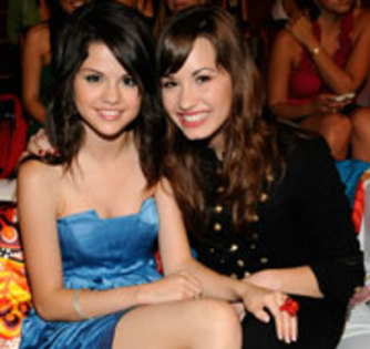 demi-lovato-selena-gomez