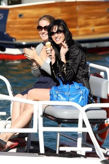 Katy_Perry_1259785746_3