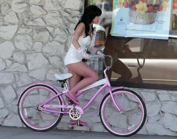 Katy_Perry_1259786086_3 - katy perry