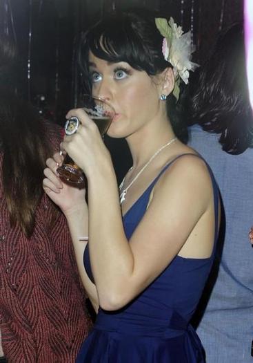 Katy_Perry_1259788059_2 - katy perry