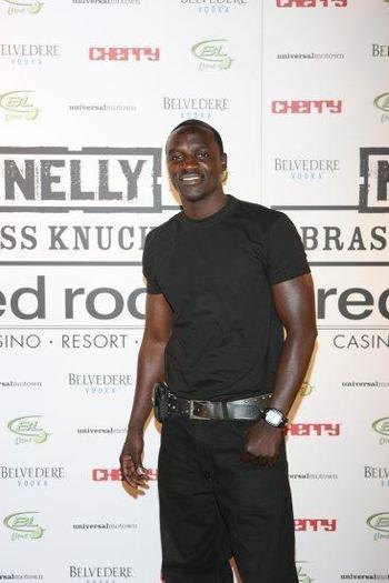 Akon_1246395940_0 - akon