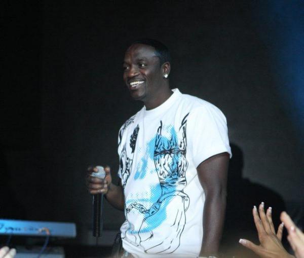 Akon_1246395970_1 - akon