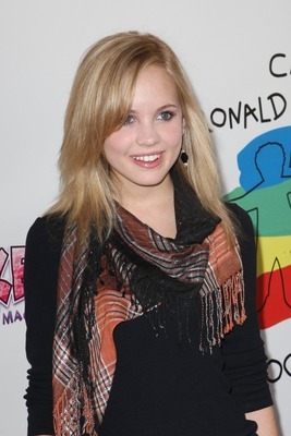 meaghan-jette-martin-894464l-poza