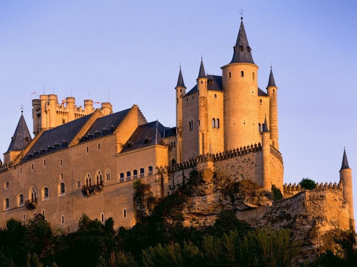 alcazar_castel_segovia_spania-800x600