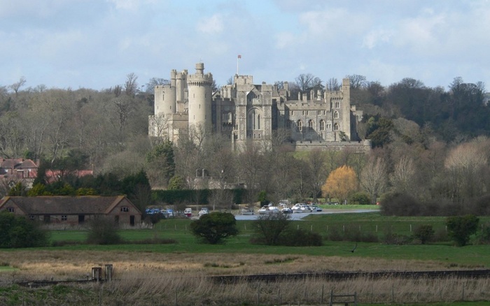 castelul_arundel-1280x800