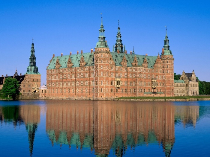 danemarca_frederiksborg_castle-800x600 - imagini cu castele
