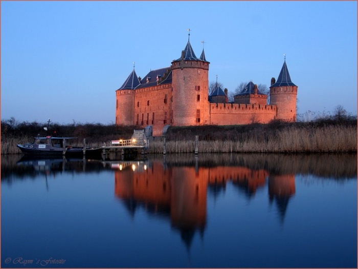 muiderslot_castle_down-800x600