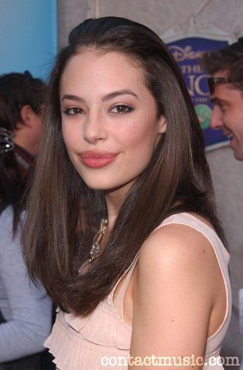 chloe_bridges_2657682 - 0 Chloe bridges