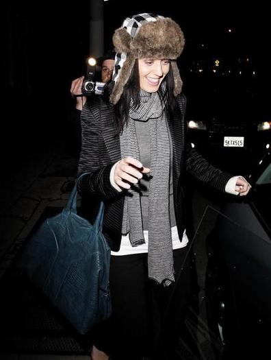 Katy_Perry_1259786383_2 - katy perry