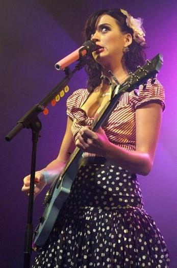 Katy_Perry_1259786459_4 - katy perry